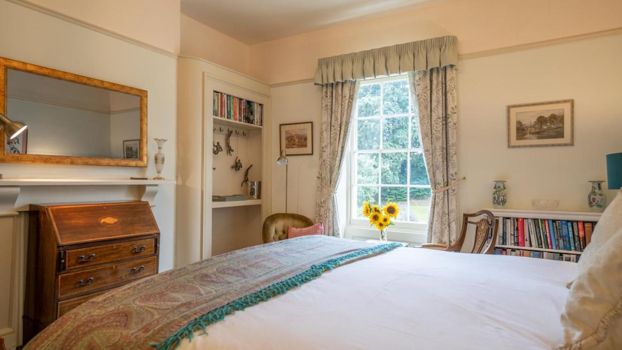Pantybeiliau House Bed & Breakfast Gilwern Exterior foto